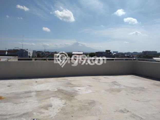 Gudang Premium Kawasan Jetis, Luas 1200m², Area Niaga Gudang Premium Kawasan Jetis, Luas 1200m², Area Niaga