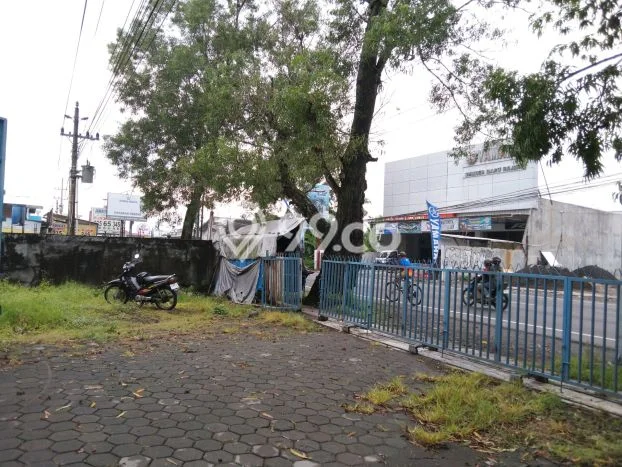 Disewakan Gudang di Kawasan Ramai Sleman Luas 770m2 Disewakan Gudang di Kawasan Ramai Sleman Luas 770m2