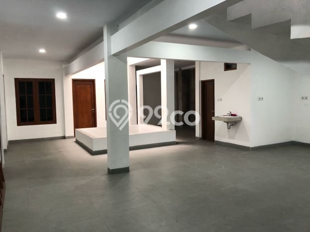FOR RENT! Ruko di Maguwoharjo Cocok untuk Bisnis 400m2 FOR RENT! Ruko di Maguwoharjo Cocok untuk Bisnis 400m2