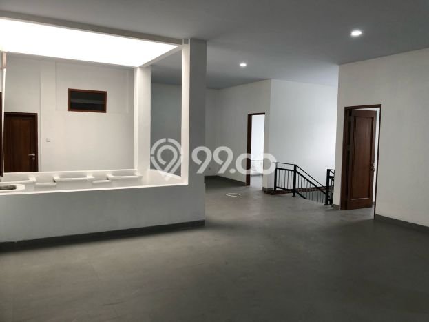 FOR RENT! Ruko di Maguwoharjo Cocok untuk Bisnis 400m2 FOR RENT! Ruko di Maguwoharjo Cocok untuk Bisnis 400m2