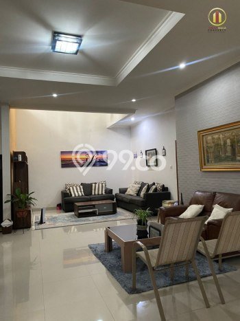 Jual Rumah Luas Megah Dengan View Eksklusif di Buah Batu, Bandung Jual Rumah Luas Megah Dengan View Eksklusif di Buah Batu, Bandung