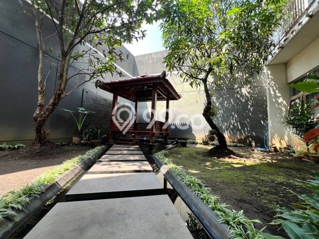Hunian Elit LB 500m2 Siap Huni Desain Elegan di Buah Batu, Bandung Hunian Elit LB 500m2 Siap Huni Desain Elegan di Buah Batu, Bandung