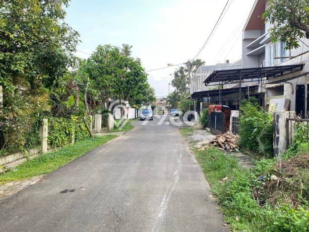 For Sale! Luxury House LT 302m2 Desain Modern di Turangga For Sale! Luxury House LT 302m2 Desain Modern di Turangga