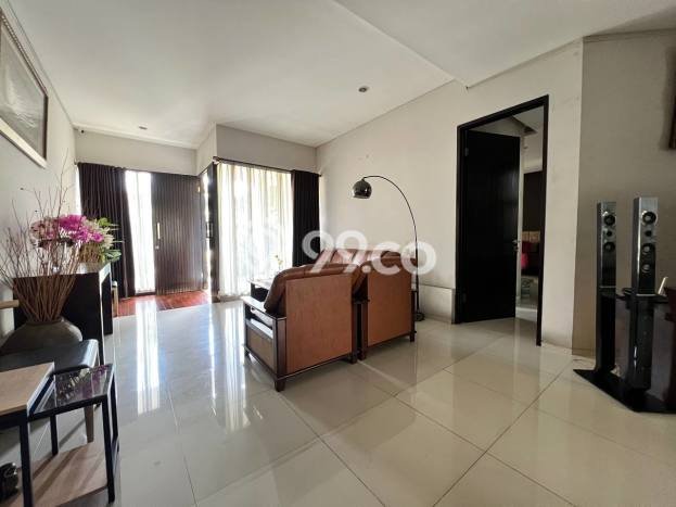 Hunian Elit LB 500m2 Siap Huni Desain Elegan di Buah Batu, Bandung Hunian Elit LB 500m2 Siap Huni Desain Elegan di Buah Batu, Bandung