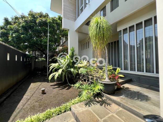 Hunian Elit LB 500m2 Siap Huni Desain Elegan di Buah Batu, Bandung Hunian Elit LB 500m2 Siap Huni Desain Elegan di Buah Batu, Bandung