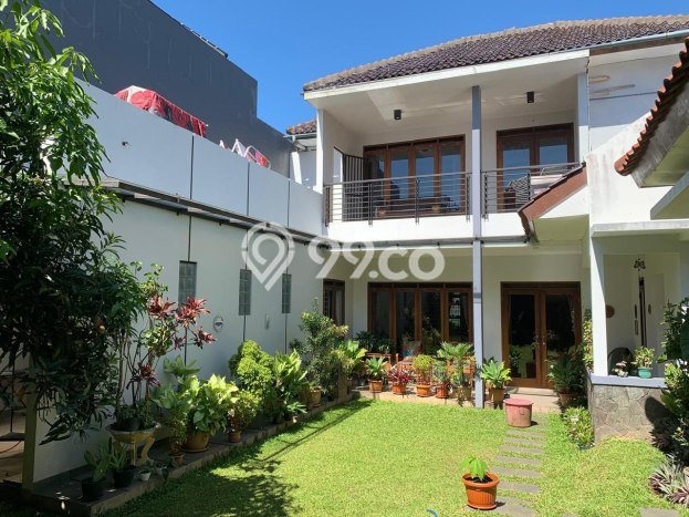 Rumah Berkualitas LT 399m2m² / LB 250m2m² di Bandung Utara, Dekat Pusat Kota, Bandung Rumah Berkualitas LT 399m2m² / LB 250m2m² di Bandung Utara, Dekat Pusat Kota, Bandung