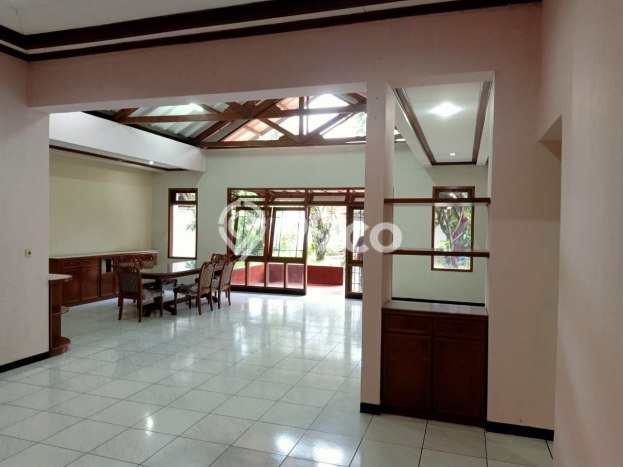 Hunian Mewah LB 350m2 Siap Huni Desain Elegan di Riau, Bandung Hunian Mewah LB 350m2 Siap Huni Desain Elegan di Riau, Bandung