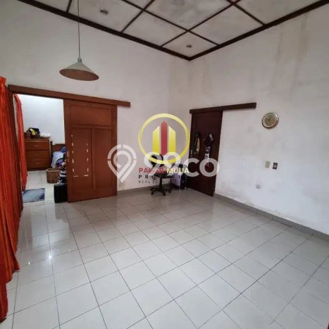 Rumah Lingkungan Nyaman di Dago, Bandung, Luas 558m² LB 400m² Rumah Lingkungan Nyaman di Dago, Bandung, Luas 558m² LB 400m²