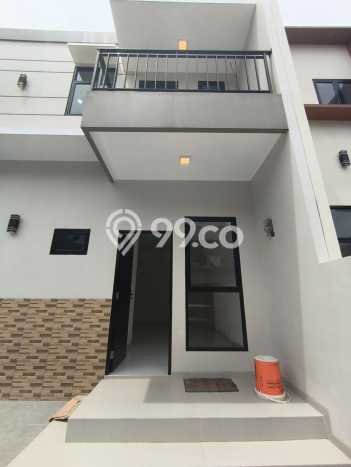 Rumah Luas Asri 3 KT Siap Huni di Green Lake City Jakarta Barat Rumah Luas Asri 3 KT Siap Huni di Green Lake City Jakarta Barat