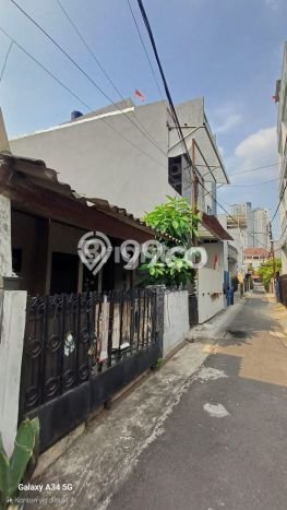 For Sale Hunian Rumah Terawat 2 KT di Tanjung Duren, Jakarta Barat For Sale Hunian Rumah Terawat 2 KT di Tanjung Duren, Jakarta Barat