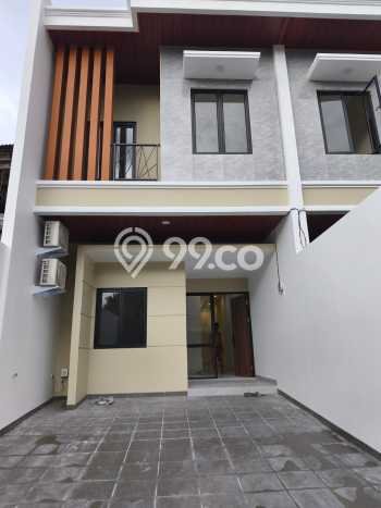 Rumah Elit LB 180m2 Siap Pakai Desain Elegan di Meruya, Jakarta Barat Rumah Elit LB 180m2 Siap Pakai Desain Elegan di Meruya, Jakarta Barat