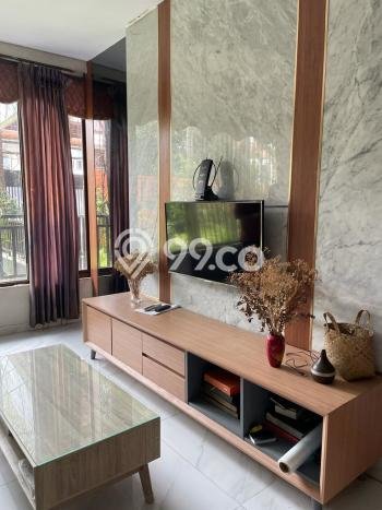 Rumah Mewah LB 900m2 Siap Huni Desain Elegan di Modernland, Tangerang Rumah Mewah LB 900m2 Siap Huni Desain Elegan di Modernland, Tangerang