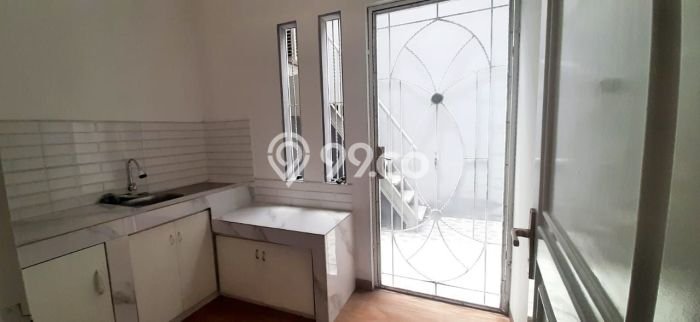 Hunian Mewah LT 200m² / LB 250m² di Kompleks Perumahan Kota Wisata, Jakarta Timur Hunian Mewah LT 200m² / LB 250m² di Kompleks Perumahan Kota Wisata, Jakarta Timur