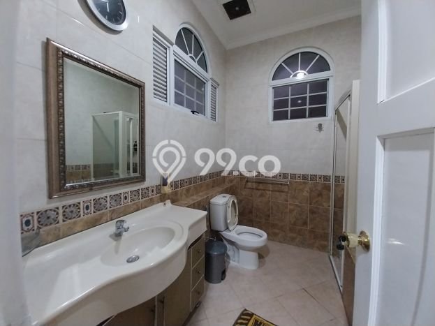 Jual Rumah Mewah Elegan Dengan View Cantik di Kota Wisata, Jakarta Timur Jual Rumah Mewah Elegan Dengan View Cantik di Kota Wisata, Jakarta Timur
