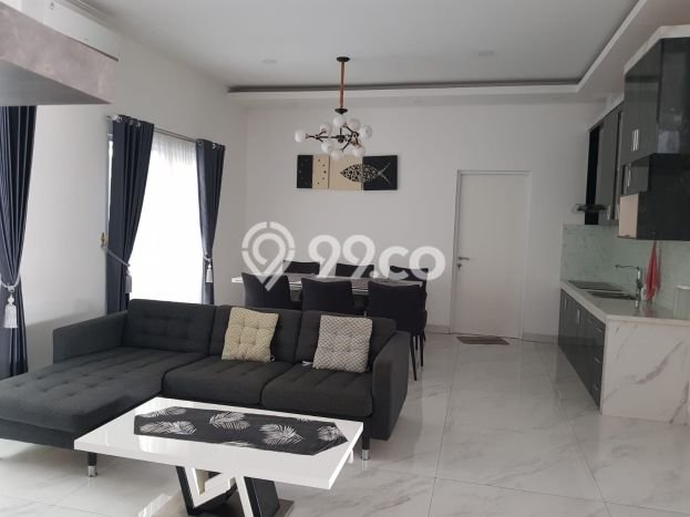Jual Rumah Mewah Megah Dengan View Eksklusif di Kota Wisata, Jakarta Timur Jual Rumah Mewah Megah Dengan View Eksklusif di Kota Wisata, Jakarta Timur