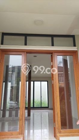 Rumah Mewah LB 157m2 Siap Huni Desain Elegan di Kota Wisata, Bogor Rumah Mewah LB 157m2 Siap Huni Desain Elegan di Kota Wisata, Bogor