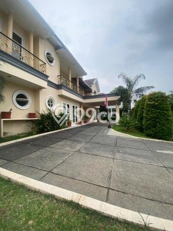 Rumah Mewah LB 827m2 Siap Huni Desain Elegan di Kota Wisata, Bogor Rumah Mewah LB 827m2 Siap Huni Desain Elegan di Kota Wisata, Bogor