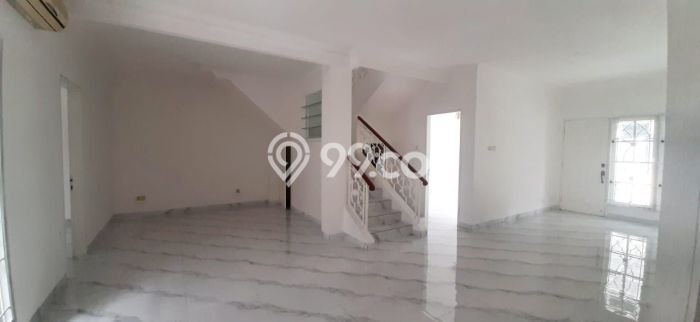 Hunian Mewah LT 200m² / LB 250m² di Kompleks Perumahan Kota Wisata, Jakarta Timur Hunian Mewah LT 200m² / LB 250m² di Kompleks Perumahan Kota Wisata, Jakarta Timur