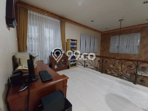 Jual Rumah Mewah Elegan Dengan View Cantik di Kota Wisata, Jakarta Timur Jual Rumah Mewah Elegan Dengan View Cantik di Kota Wisata, Jakarta Timur
