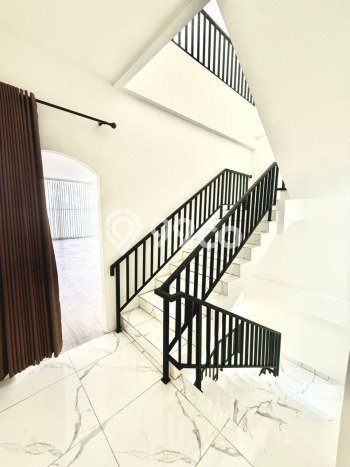 Ruko Premium di Kedoya, Luas 230m², Posisi Mainroad Ruko Premium di Kedoya, Luas 230m², Posisi Mainroad