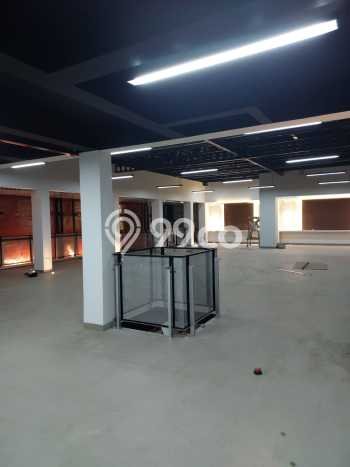 Komersial Kawasan Komersial di Lengkong, Luas 876m², Siap Usaha Komersial Kawasan Komersial di Lengkong, Luas 876m², Siap Usaha