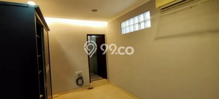 Rumah Asri dengan 4 Kamar Tidur di Kawasan Batununggal, Bandung Rumah Asri dengan 4 Kamar Tidur di Kawasan Batununggal, Bandung
