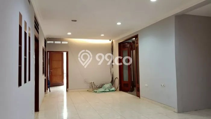 Rumah Asri dengan 4 Kamar Tidur di Kawasan Batununggal, Bandung Rumah Asri dengan 4 Kamar Tidur di Kawasan Batununggal, Bandung