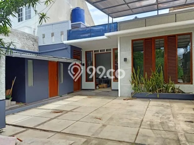 Rumah Asri dengan 4 Kamar Tidur di Kawasan Batununggal, Bandung Rumah Asri dengan 4 Kamar Tidur di Kawasan Batununggal, Bandung