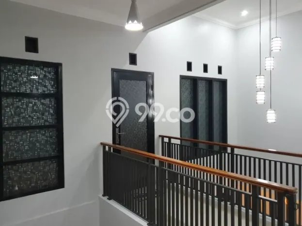 Rumah Mewah LB 330m2 Siap Pakai Desain Elegan di Setiabudi, Bandung Rumah Mewah LB 330m2 Siap Pakai Desain Elegan di Setiabudi, Bandung