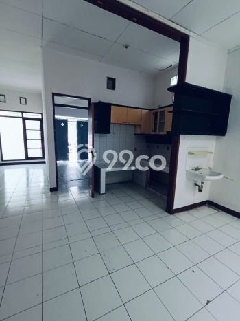 HARGA SPESIAL! Rumah di Taman Kopo Indah, Akses ke Pusat Kota, 3 KT, LT 135m² Bangunan 130m² HARGA SPESIAL! Rumah di Taman Kopo Indah, Akses ke Pusat Kota, 3 KT, LT 135m² Bangunan 130m²