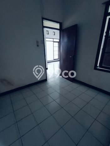 HARGA SPESIAL! Rumah di Taman Kopo Indah, Akses ke Pusat Kota, 3 KT, LT 135m² Bangunan 130m² HARGA SPESIAL! Rumah di Taman Kopo Indah, Akses ke Pusat Kota, 3 KT, LT 135m² Bangunan 130m²