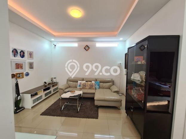 Rumah Elit Modern Tanpa Renovasi di Setra Duta Bandung Rumah Elit Modern Tanpa Renovasi di Setra Duta Bandung