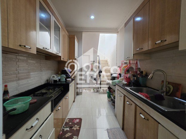 For Sale Rumah Mewah Exclusive di Jatinegara, Jakarta Timur For Sale Rumah Mewah Exclusive di Jatinegara, Jakarta Timur