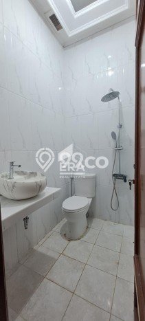 Siap Huni Rumah Mewah 2 Kamar di Kramat Jati Dekat ke Mana Saja Siap Huni Rumah Mewah 2 Kamar di Kramat Jati Dekat ke Mana Saja