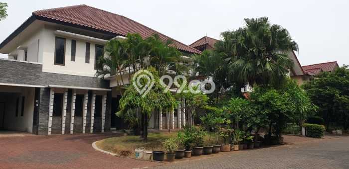 Ready to Use! Luxury House LT 600m2 Desain Elegan di Kemang Pratama Ready to Use! Luxury House LT 600m2 Desain Elegan di Kemang Pratama