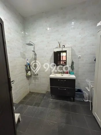 Dijual Rumah 2 KT di Bekasi Kota, Bekasi - LT 135m² Dijual Rumah 2 KT di Bekasi Kota, Bekasi - LT 135m²
