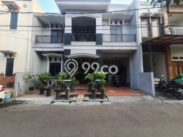Rumah Elit Modern Tanpa Renovasi di Condet Jakarta Timur Rumah Elit Modern Tanpa Renovasi di Condet Jakarta Timur