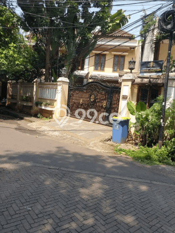 Rumah Luxury Modern Tanpa Renovasi di Pegangsaan Jakarta Pusat Rumah Luxury Modern Tanpa Renovasi di Pegangsaan Jakarta Pusat