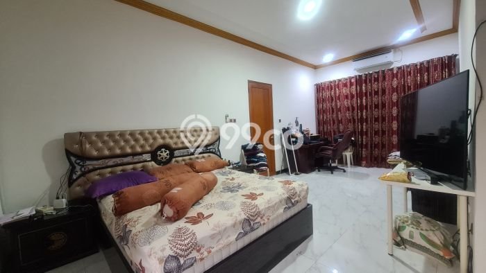 Dijual Rumah Luas Elegan Dengan View Cantik di Cipinang Melayu, Jakarta Timur Dijual Rumah Luas Elegan Dengan View Cantik di Cipinang Melayu, Jakarta Timur