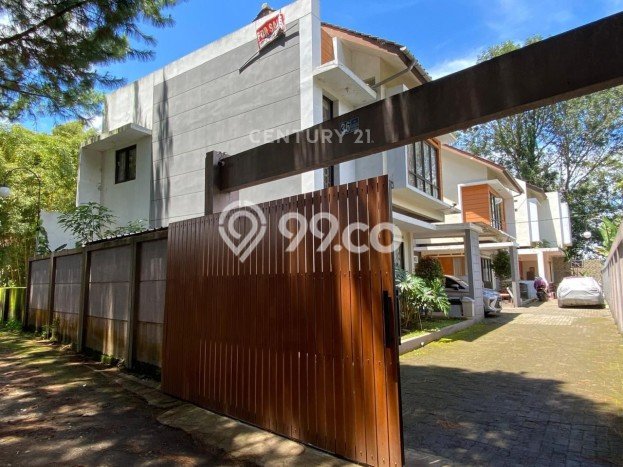 Dijual Rumah 4 Kamar Lokasi Ideal Nyaman dan Strategis di Ngamprah Dijual Rumah 4 Kamar Lokasi Ideal Nyaman dan Strategis di Ngamprah