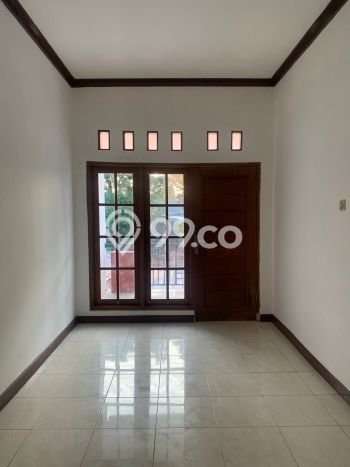 Rumah Modern Cantik 4 KT Siap Huni di Jagakarsa Rumah Modern Cantik 4 KT Siap Huni di Jagakarsa