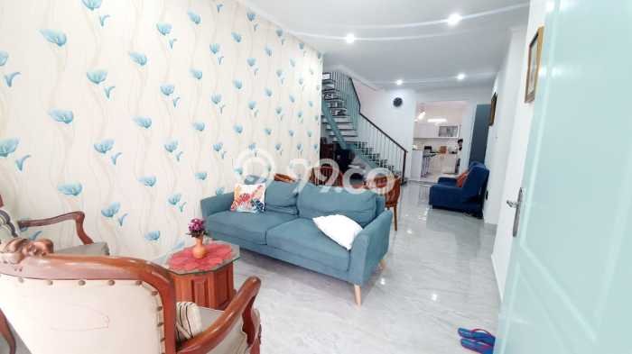 For Sale Rumah 4 Kamar Lokasi Ideal Bagus dan Strategis di Cinere For Sale Rumah 4 Kamar Lokasi Ideal Bagus dan Strategis di Cinere