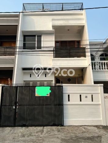 Disewakan! Rumah 5 Kamar Tidur &
3 Kamar Mandi di Tomang, Jakarta Barat Disewakan! Rumah 5 Kamar Tidur &
3 Kamar Mandi di Tomang, Jakarta Barat