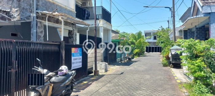 Jual Rumah Strategis Bagus Punya 3 KT di Rungkut Surabaya SHM Jual Rumah Strategis Bagus Punya 3 KT di Rungkut Surabaya SHM