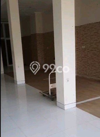 Kantor Bagus Dijual LB 500m2 Lokasi Strategis Surabaya Area Cocok untuk Berbisnis Kantor Bagus Dijual LB 500m2 Lokasi Strategis Surabaya Area Cocok untuk Berbisnis