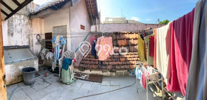 For Sale Rumah 6 Kamar Lokasi Strategis Bagus dan Strategis di Rungkut For Sale Rumah 6 Kamar Lokasi Strategis Bagus dan Strategis di Rungkut
