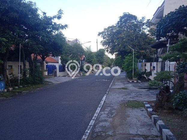 Dijual Rumah 5 Kamar Lokasi Strategis Bagus dan Strategis di Rungkut Dijual Rumah 5 Kamar Lokasi Strategis Bagus dan Strategis di Rungkut