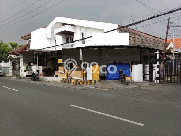 Rumah Mewah Siap Huni LT 225m2 di Jambangan, Surabaya Rumah Mewah Siap Huni LT 225m2 di Jambangan, Surabaya