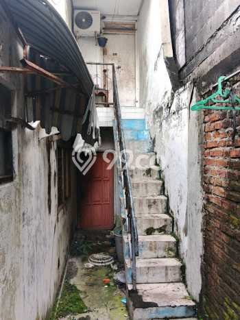 Rumah Eksklusif Dijual LT 243m2 di Tenggilis Mejoyo, Surabaya Rumah Eksklusif Dijual LT 243m2 di Tenggilis Mejoyo, Surabaya