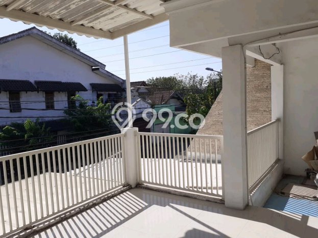 Rumah Modern Cantik 8 Kamar Siap Huni di Tenggilis Mejoyo Rumah Modern Cantik 8 Kamar Siap Huni di Tenggilis Mejoyo